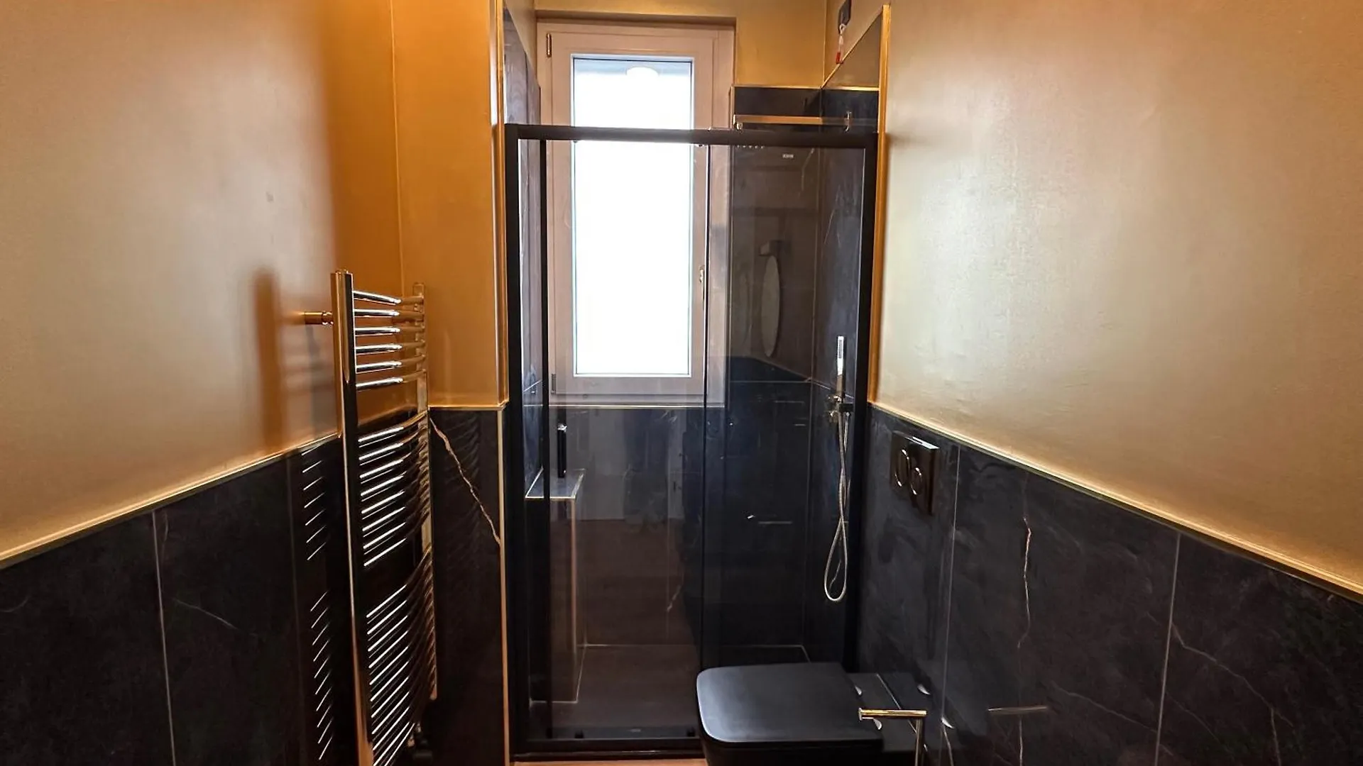 Maison Laurent Milan Italy